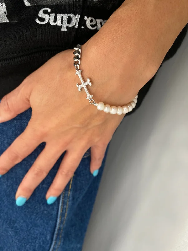 THE ADAMAS PEARL CHAIN BRACELET