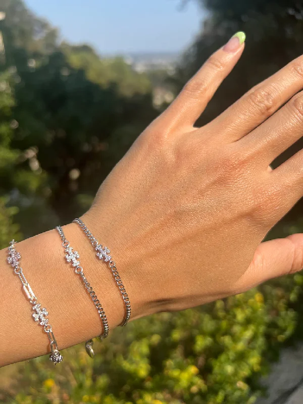 THE MINI ADAMAS CROSS BRACELET SILVER